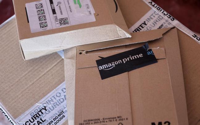 Dos paquetes de Amazon.