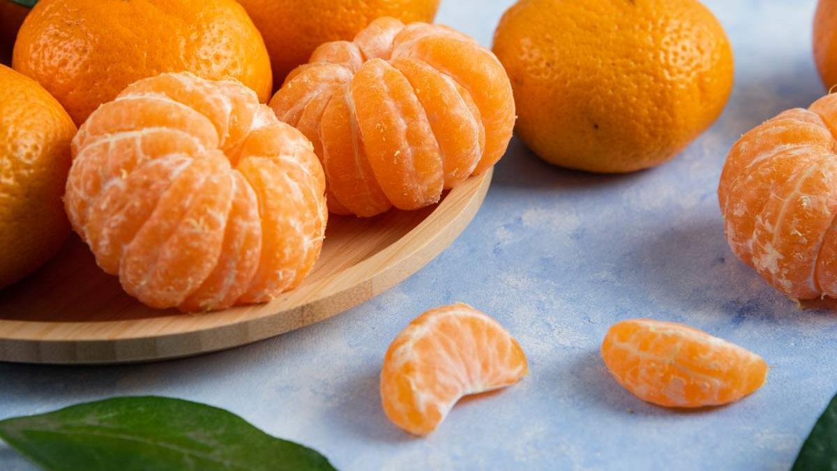 Las frutas cítricas como la naranja, el pomelo, el limón y la mandarina son conocidas por su elevado contenido de vitamina C y antioxidantes