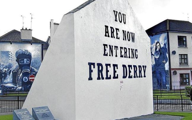 El ‘Free Derry Corner’, escenario de varios episodios del conflicto armado irlandés. / EFE El ‘Free Derry Corner’, escenario de varios episodios del conflicto armado irlandés.