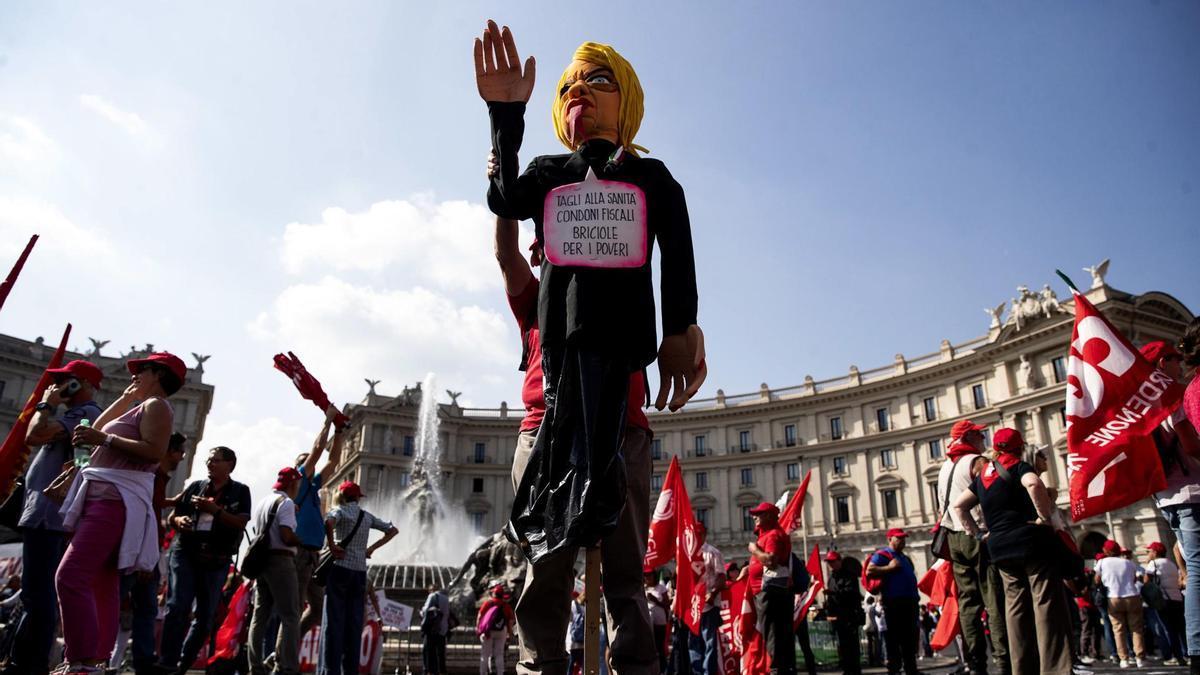 Imagen de la manifestación convocada en roma contra las políticas del gobierno Meloni