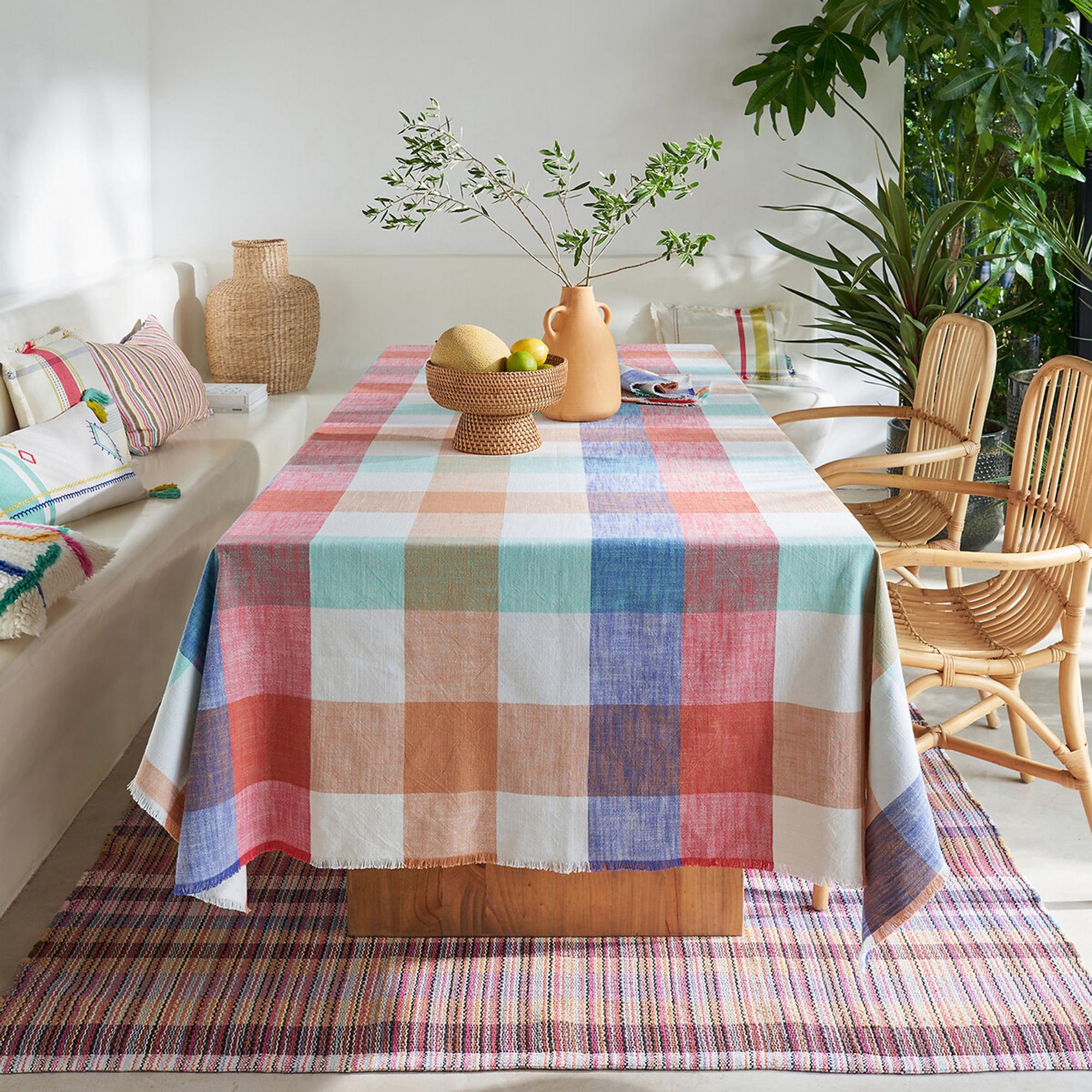 La tendencia 'Mix and match' invita a combinar rayas, cuadros y otros estampados.