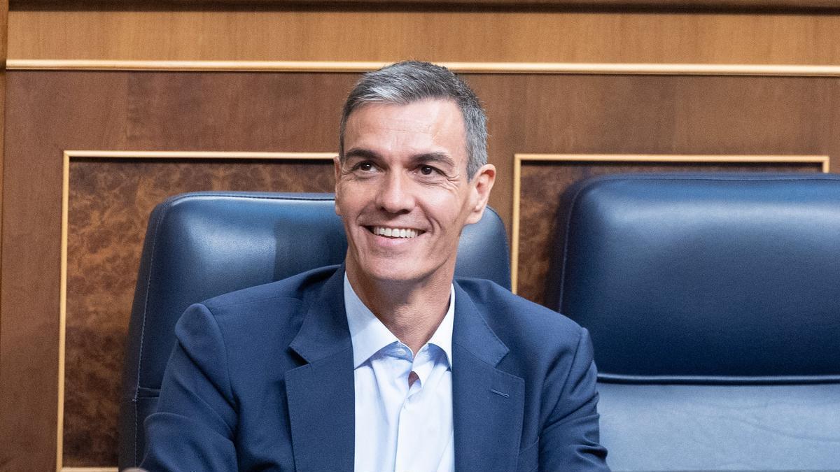 Pedro Sánchez, sonriente durante el pleno de este jueves en el Congreso.