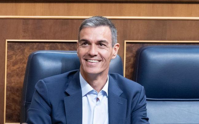 Pedro Sánchez, sonriente durante el pleno de este jueves en el Congreso.
