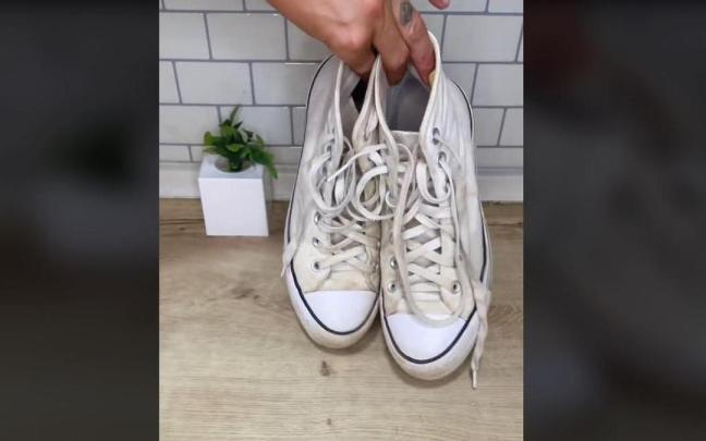 Los mejores trucos caseros para eliminar las manchas de las zapatillas blancas