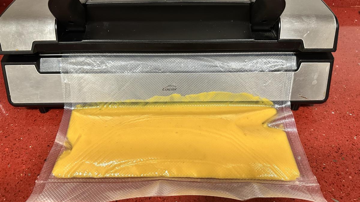 Dejar enfriar la crema antes de llenar las bolsas.