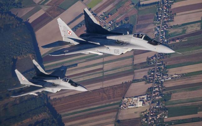 Dos cazas MiG-29. Dos cazas MiG-29.