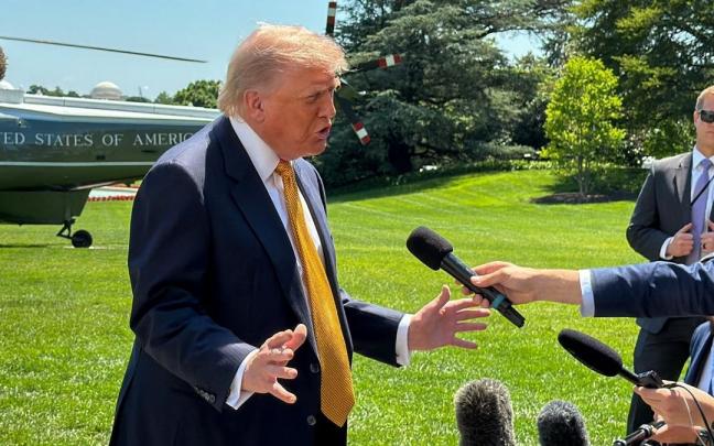 Las principales cadenas de EEUU se negaron a cubrir las actividades de la Casa Blanca tras el veto.