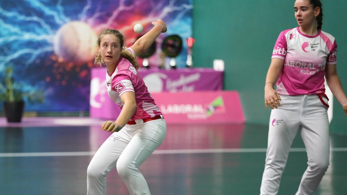 Alize Sagardui y Enara Gaminde se llevan el Abierto de Nafarroa ante Ainhoa Ruiz de Infante e Itxaso Erasun en el Labrit de Iruñea