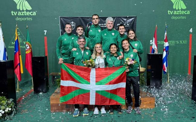 La delegación de Euskal Selekzioa en Aguascalientes con Nagore Martín en el centro.