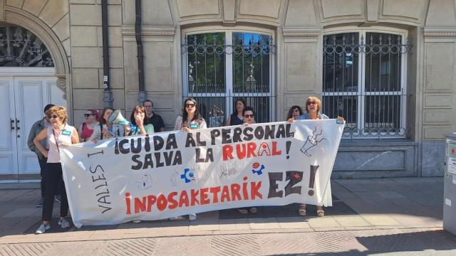 Sanitarios de Añana, Valdegovía y Lantarón en una de sus protestas frente al Gobierno vasco
