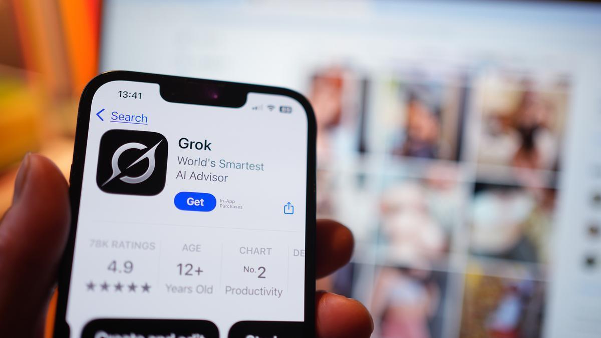 Grok, la inteligencia artificial de Elon Musk, se ha visto envuelta en la polémica de los ‘deepfakes sexuales’.