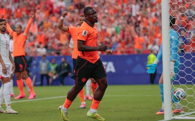 Brobbey, tras uno de sus goles.