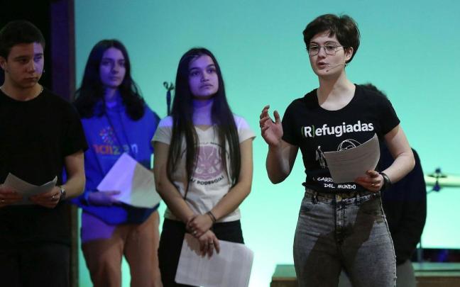 Estudiantes del Instituto Navarro Villoslada se unen contra el racismo Estudiantes del Instituto Navarro Villoslada se unen contra el racismo