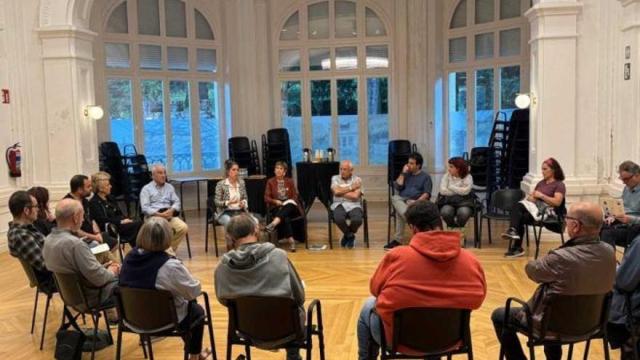 Asamblea de barrios en el Casino de Laudio