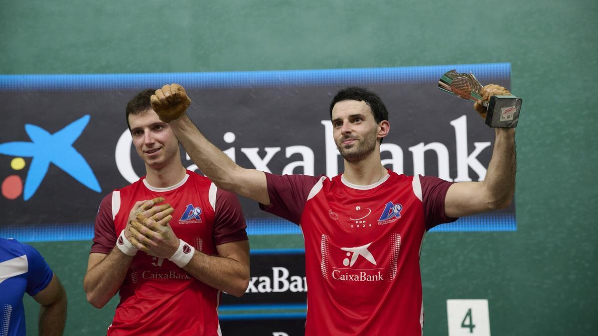 Jokin Altuna y Julen Martija, campeones de San Fermín con polémica ante Jon Ander Peña y Jon Mariezkurrena.