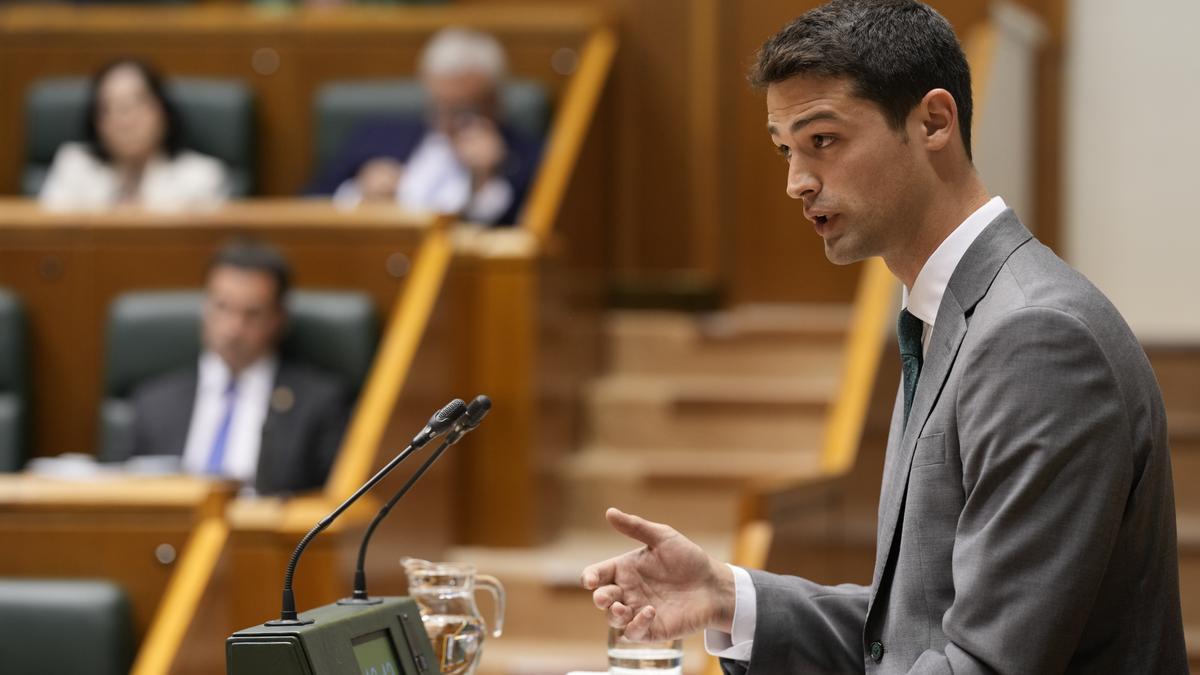 El portavoz del PNV en el Parlamento Vasco, Joseba Díez Antxustegi.