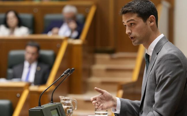 El portavoz del PNV en el Parlamento Vasco, Joseba Díez Antxustegi.
