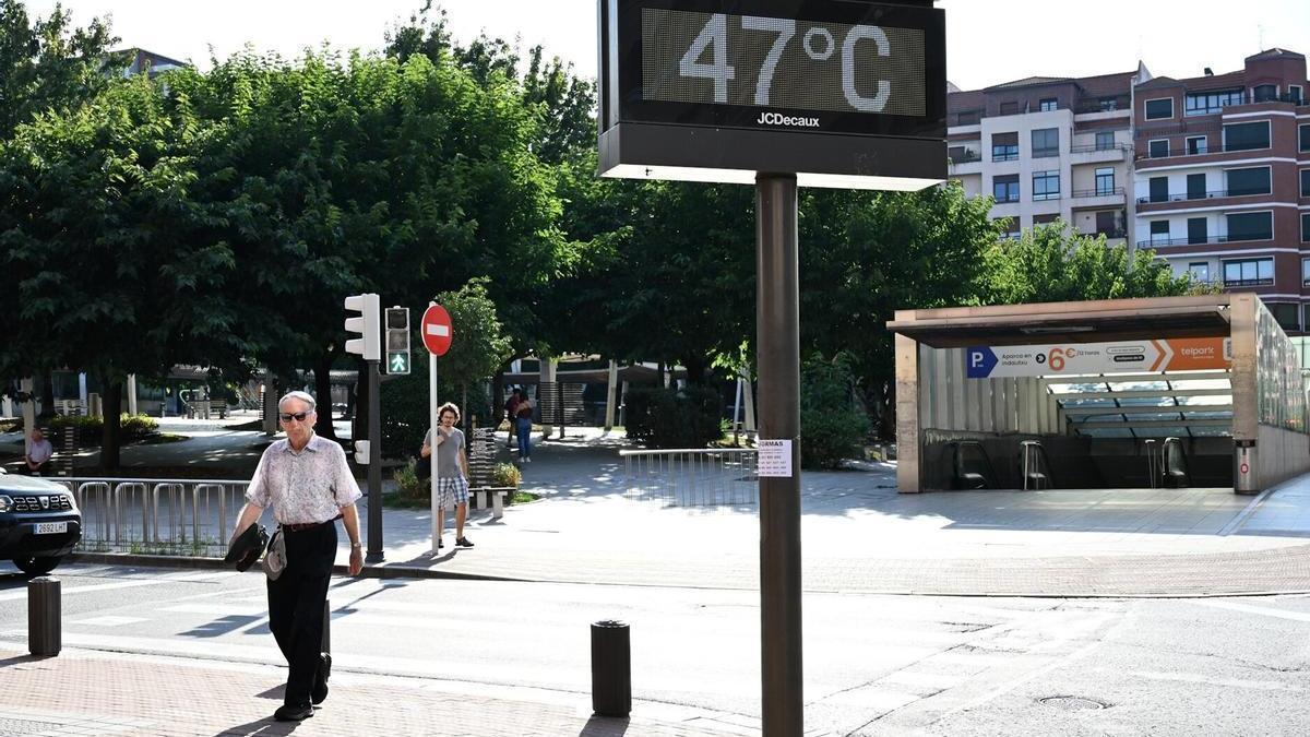 Un termómetro marca 47 ºC este domingo en Bilbao.