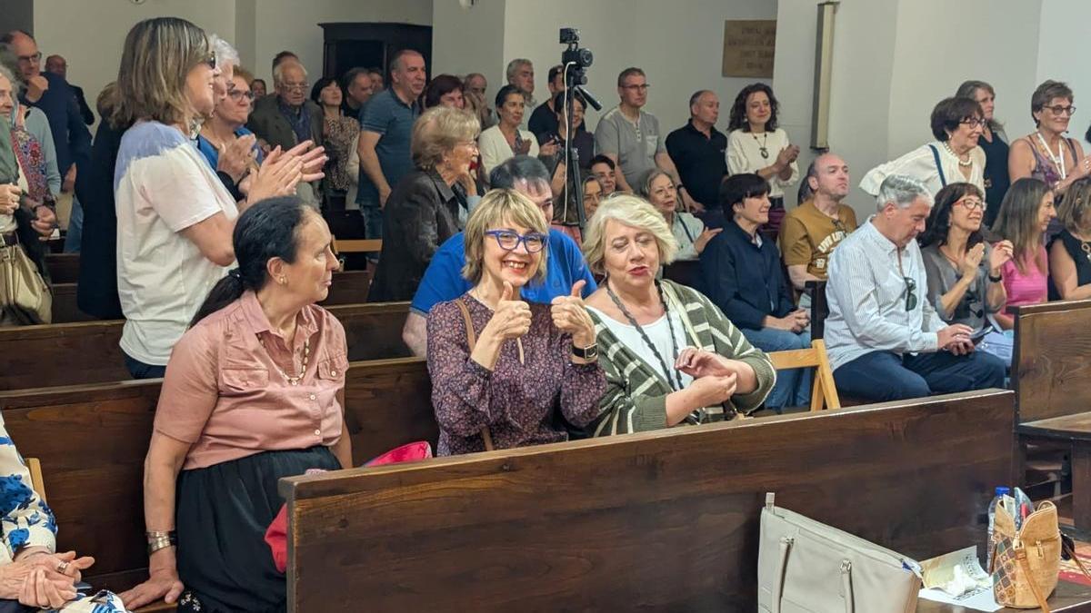 La iglesia se llenó de público que acudió a escuchar a la coral de Beasain