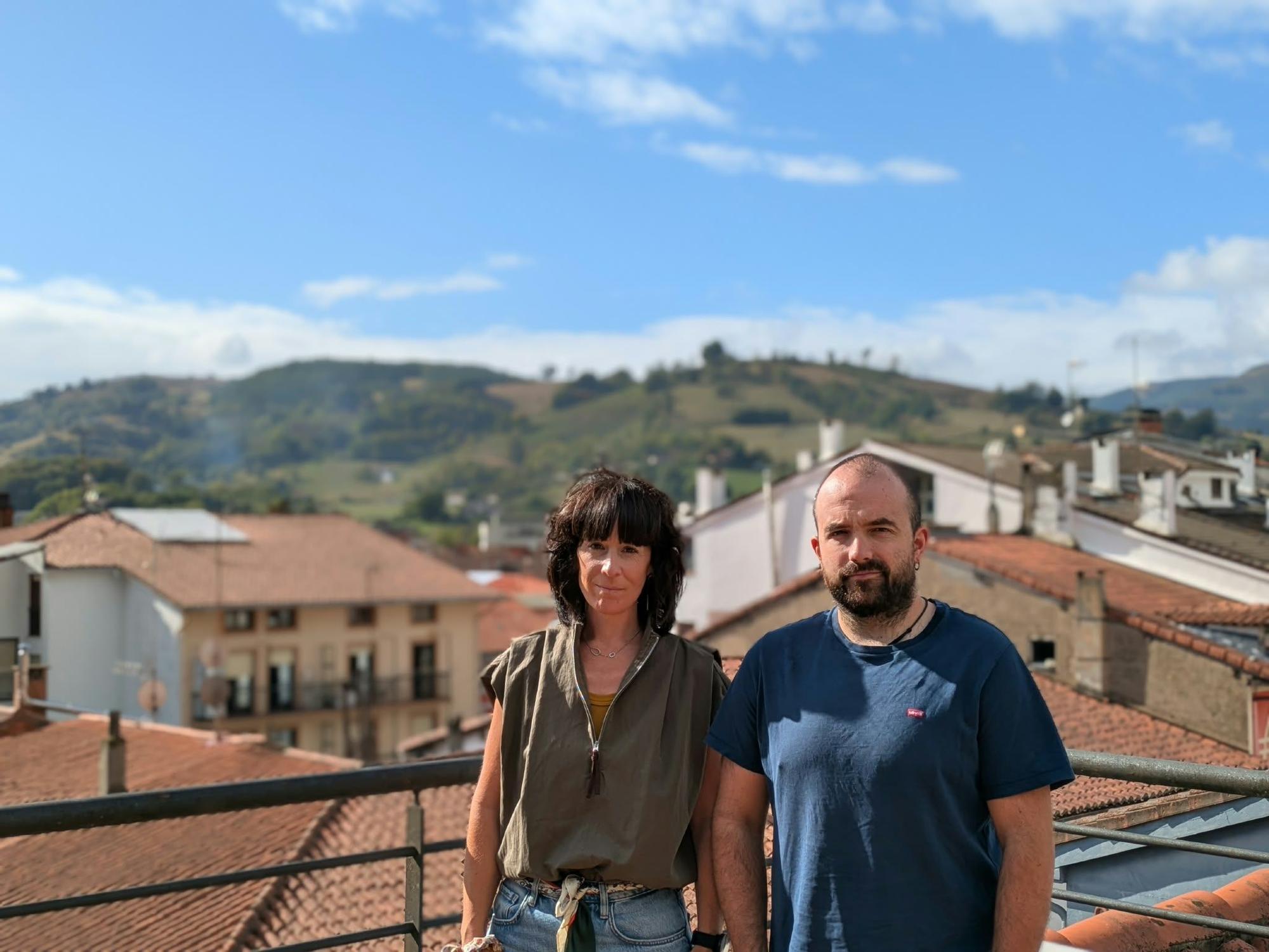 Leire Goenaga y Ander Larrañaga explicaron las novedades incorporadas al programa de ayudas al alquiler.