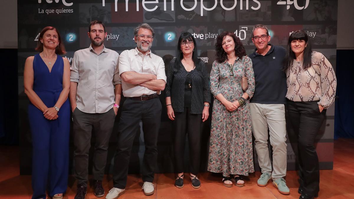 Imagen de familia del equipo del programa ‘Metrópolis’