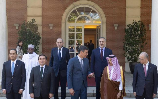 Los ministros de Exteriores del Grupo de Contacto de los países árabes e islámicos para Palestina en Moncloa. / Eduardo Parra Los ministros de Exteriores del Grupo de Contacto de los países árabes e islámicos para Palestina en Moncloa.