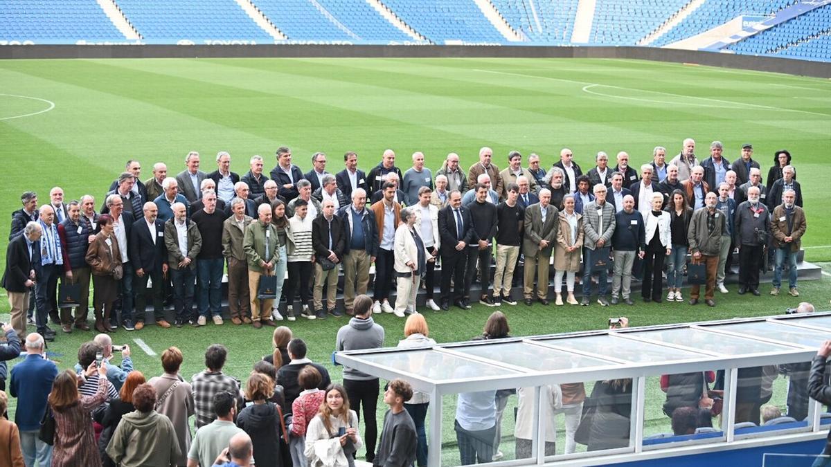 Homenaje a realistas con 50 años como socios. / ARNAITZ RUBIO