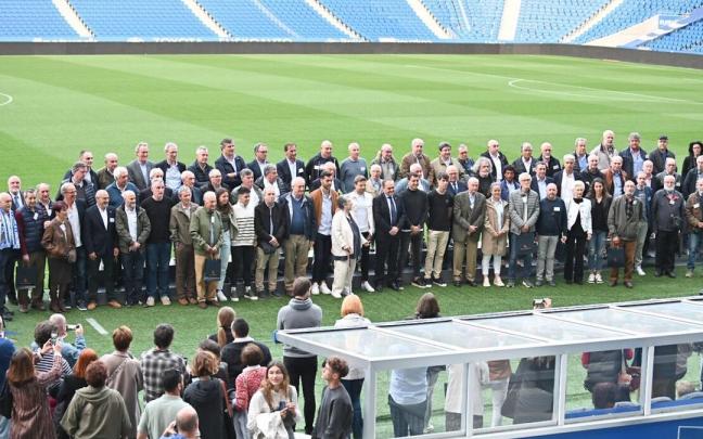 Homenaje a realistas con 50 años como socios. / ARNAITZ RUBIO