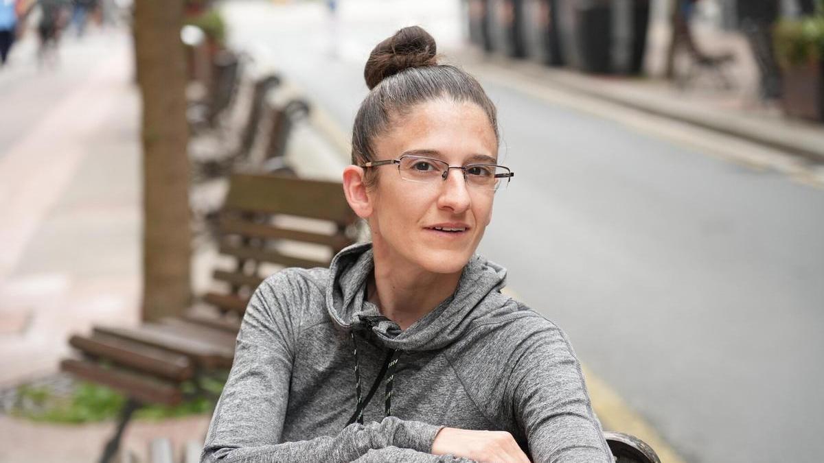 Maria Nicolau nos versiona la receta de pollo con cigalas y chocolate.