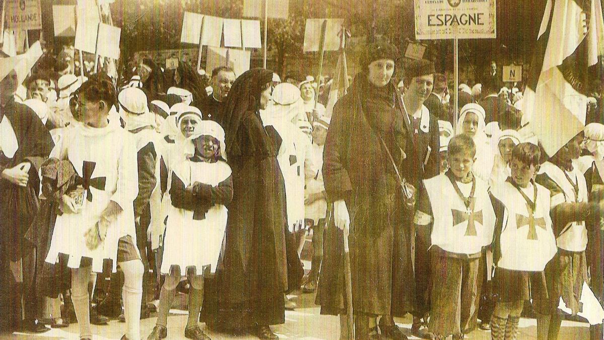 María del Milagro Hurtado de Amézaga y Collado, duquesa de La Roca, y otros títulos nobiliarios, era un personaje central en el barrio, a la vez que misterioso.