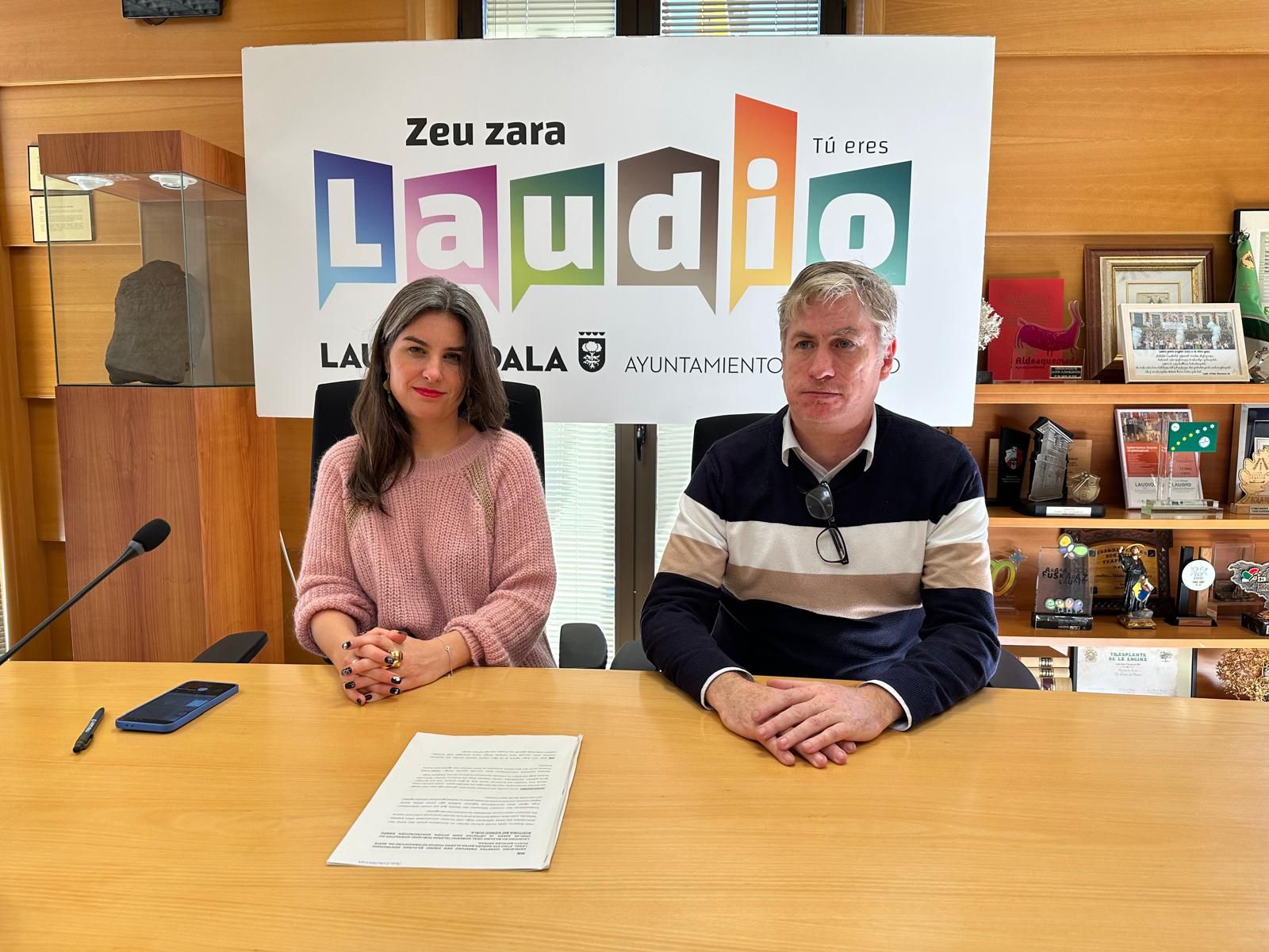 Gastaka y Martínez durante el anuncio de la auditoría externa en materia de contrataciones de ayer lunes