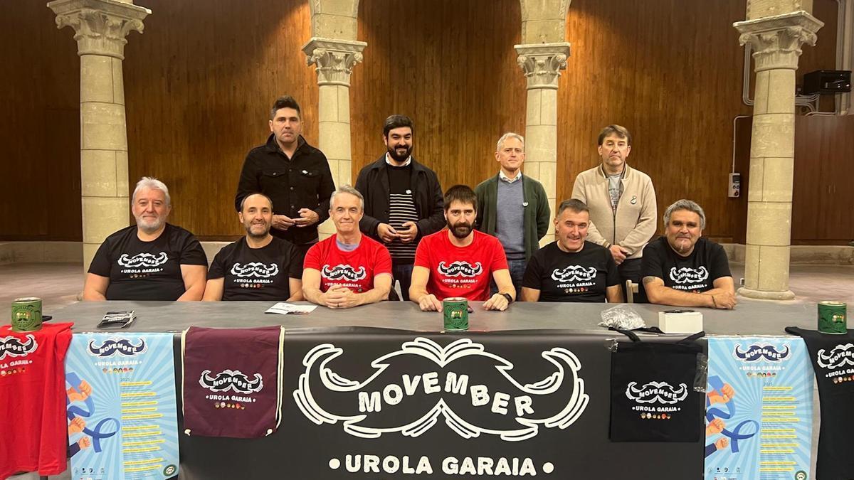 Eskualdeko lau alkateak, Movemberreko kideekin.