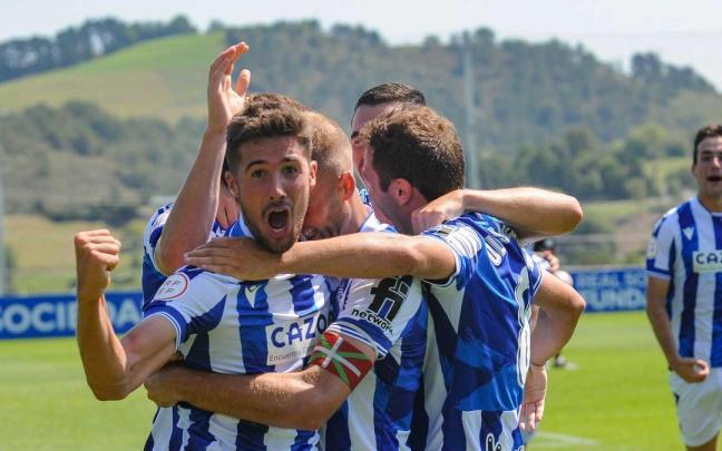 Javier Martón, pichihi del Sanse, celebra uno de los doce goles que ha marcado este curso