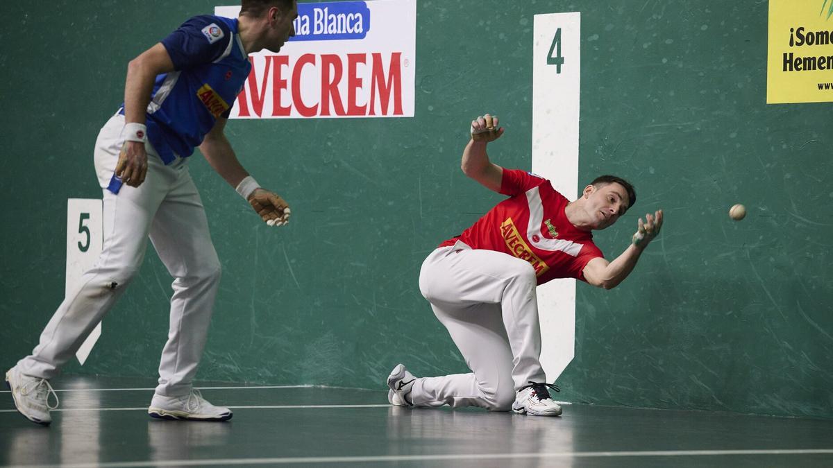 Jaka-Imaz superan a Peio Etxeberria-Martija en el Labrit de Iruñea en la duodécima jornada del Campeonato de Parejas.
