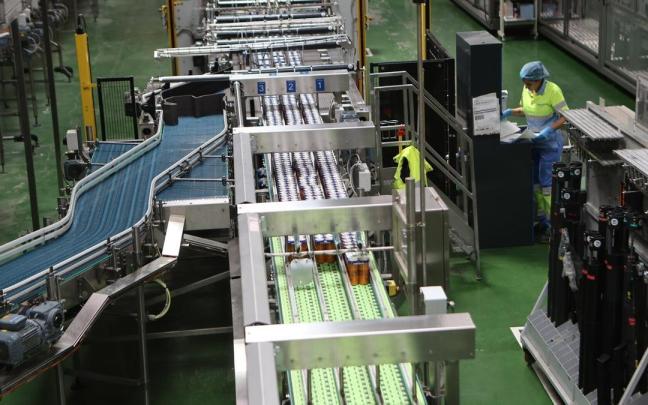 La cifra de negocios de la industria cayó un 9,7% en dicho mes.