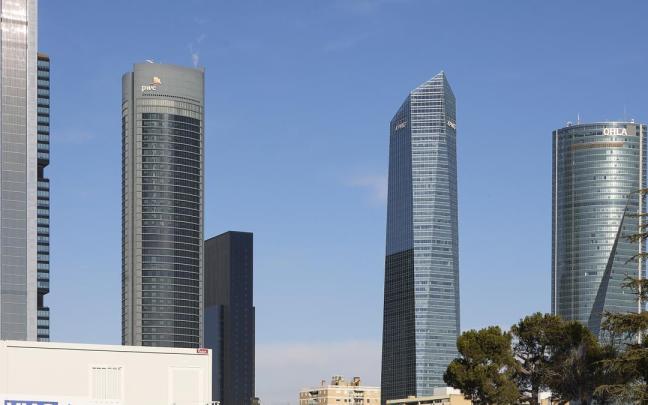 Vista de las 5 torres en el complejo Cuatro Torres Business Area.
