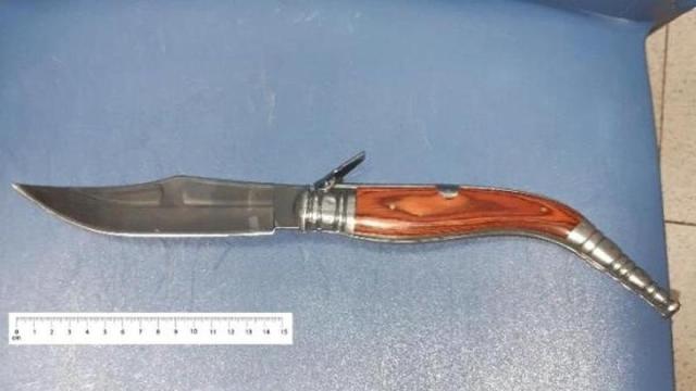 Imagen de archivo de una navaja de grandes dimensiones, incautada por la Policía. / EUROPA PRESS