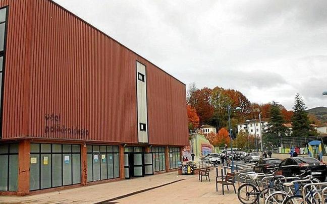 Exterior del polideportivo de Galtzaraborda. / Aitziber Muga Exterior del polideportivo de Galtzaraborda.