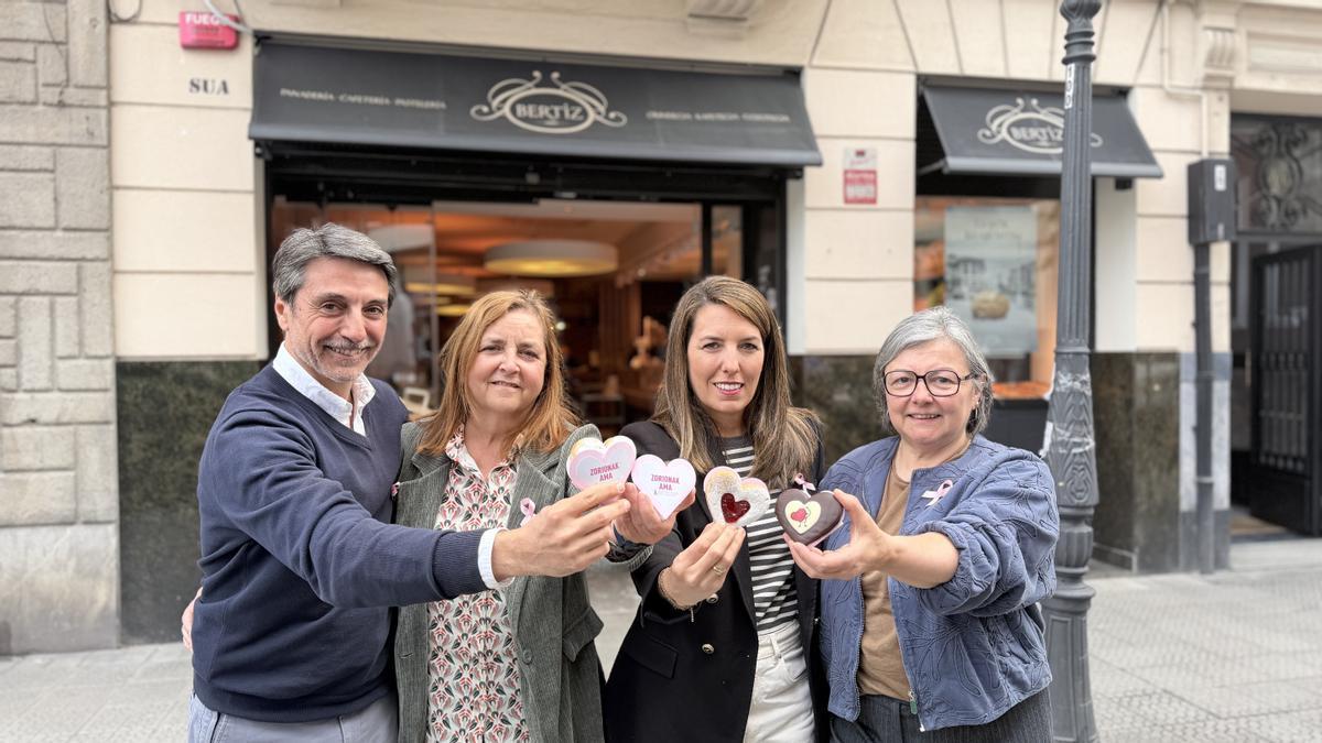 Representantes de Bertiz y ACAMBI durante la presentación de la campaña solidaria.