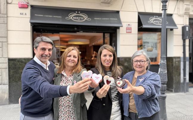 Representantes de Bertiz y ACAMBI durante la presentación de la campaña solidaria.