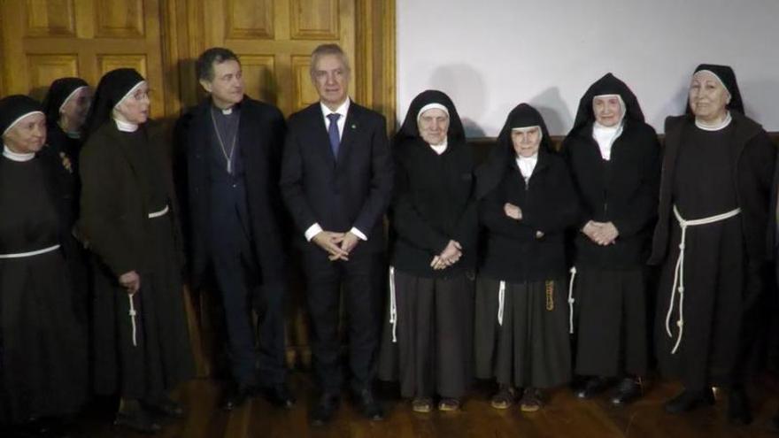 El lehendakari visita la convento de las Clarisas en Gernika
