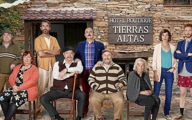 Parte del elenco de la serie ‘El pueblo’.