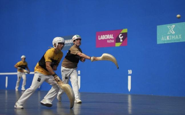 En imágenes: Goixerri-Lekerika, campeones del Master Series de Mungia de cesta al derrotar a Erkiaga-Gorka.