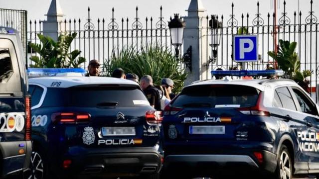 Agentes de Policía Nacional en el Puerto de Ceuta.