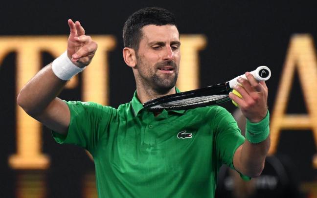 Novak Djokovic celebra su victoria número 400 en Grand Slam.