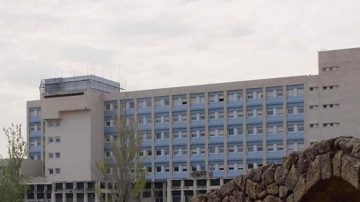 Fachada del Hospital Virgen del Puerto de Plasencia.