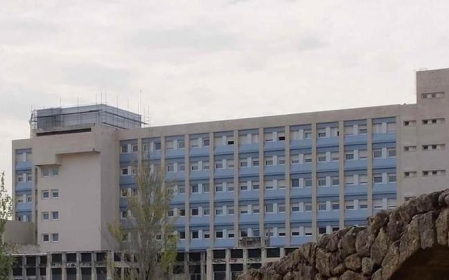 Fachada del Hospital Virgen del Puerto de Plasencia.