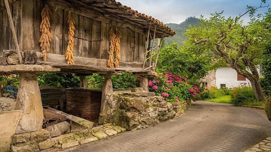 Típico hórreo asturiano en la localidad.