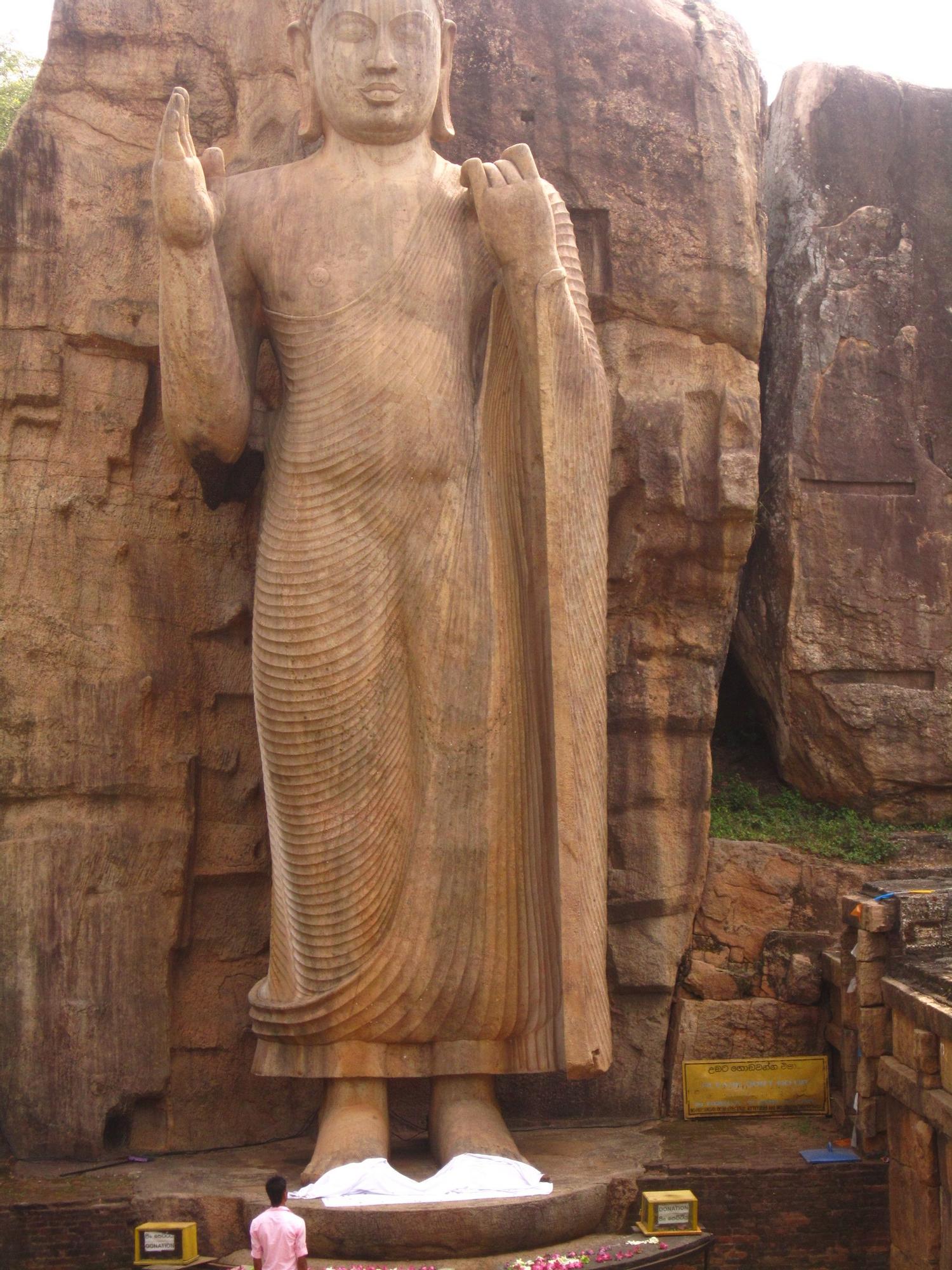 Los monumentos de Buda proliferan por muchos lugares de Sri Lanka