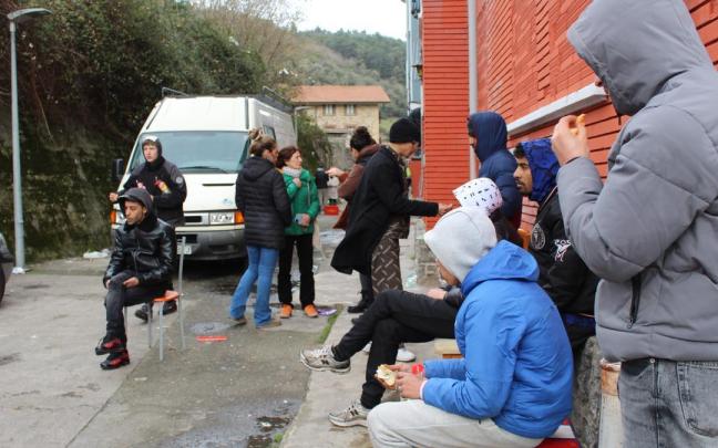 Algunos de los ocupantes de las viviendas de Agarre han rechazado la alternativa de reubicación del Ayuntamiento
